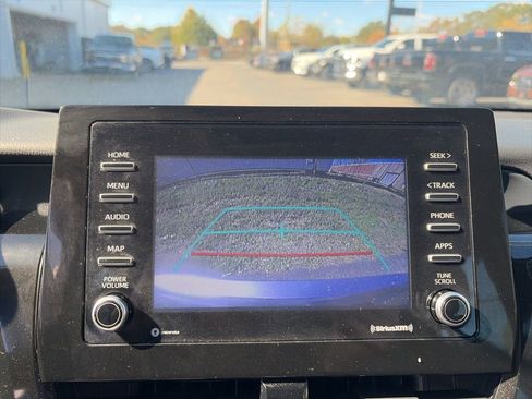 Used 2023 Toyota Camry SE image 19