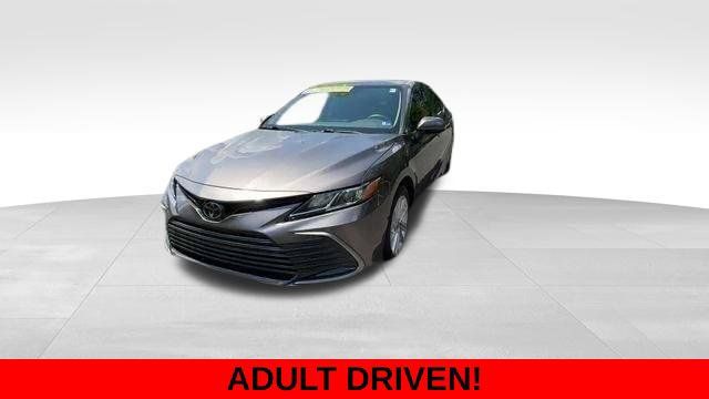 Used 2023 Toyota Camry LE FWD image 2