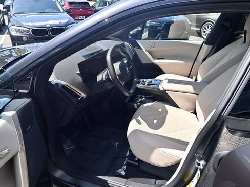 Used 2024 BMW iX xDrive50 w/ Sport Package AWD/4WD image 24