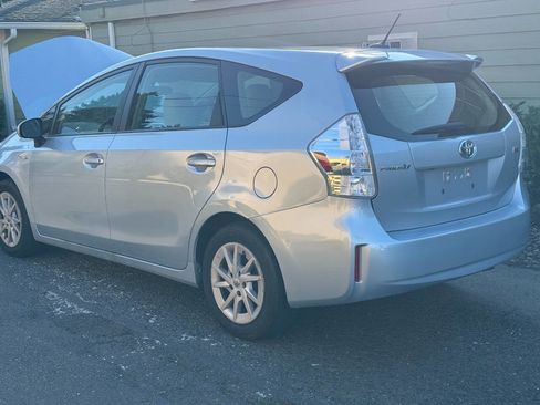 Used 2014 Toyota Prius V Two image 7