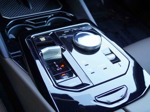 Certified 2025 BMW 530i xDrive w/ Premium Package image 29