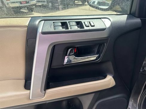 Used 2022 Toyota 4Runner SR5 AWD/4WD image 22