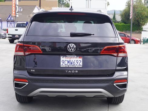 Used 2022 Volkswagen Taos SE FWD image 6