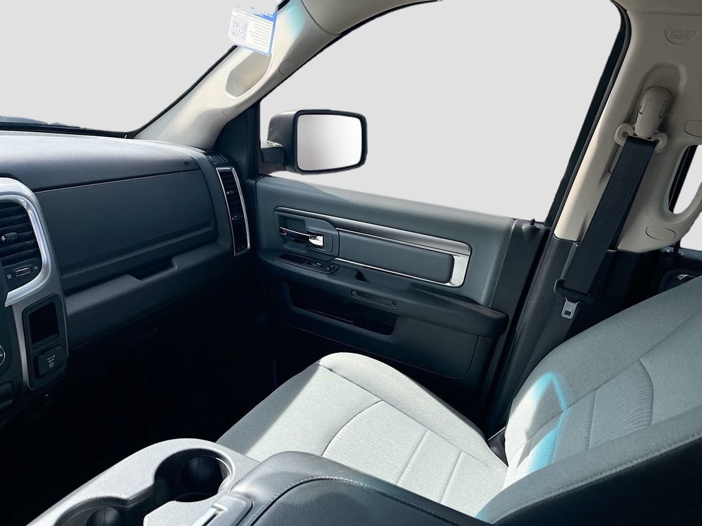 Used 2022 RAM 1500 Classic SLT AWD/4WD image 21