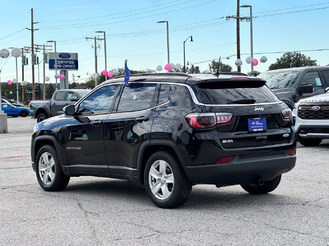Used 2022 Jeep Compass Latitude w/ Sun and Sound Group FWD image 5