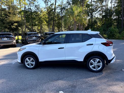 New 2025 Nissan Kicks Play S image 33