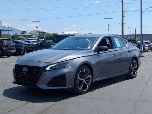 Used 2024 Nissan Altima 2.5 SR FWD image 9