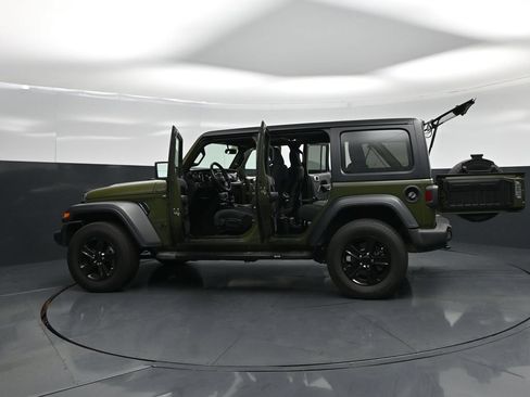 Used 2021 Jeep Wrangler Unlimited Sport AWD/4WD image 31