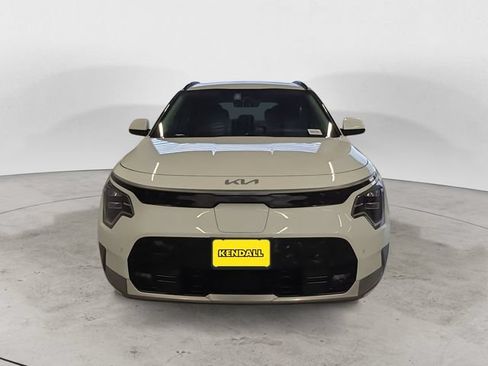 Used 2023 Kia Niro Wave w/ Wave Preserve Package FWD image 2