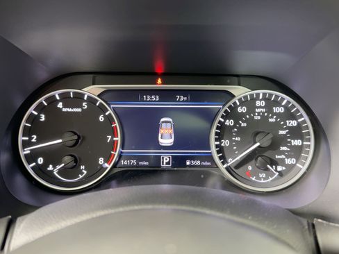 Used 2025 Nissan Sentra SR w/ SR Premium Package image 17