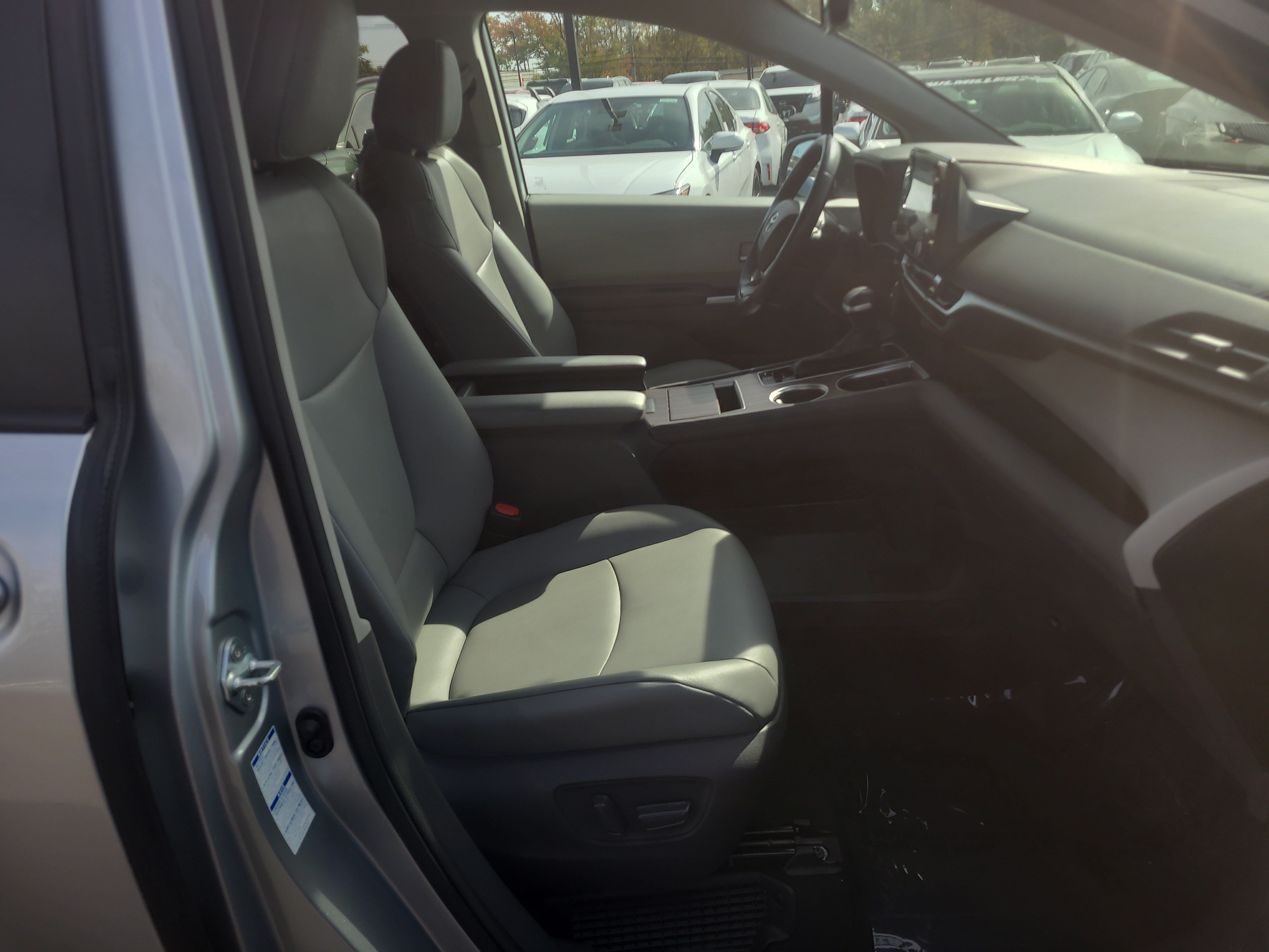Certified 2021 Toyota Sienna XLE AWD/4WD image 17