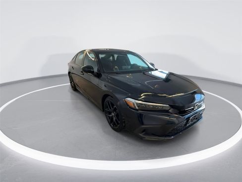 Used 2023 Honda Civic Sport image 2