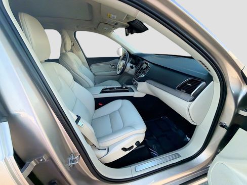 Used 2023 Volvo XC90 B6 Plus w/ Protection Package Premier image 32