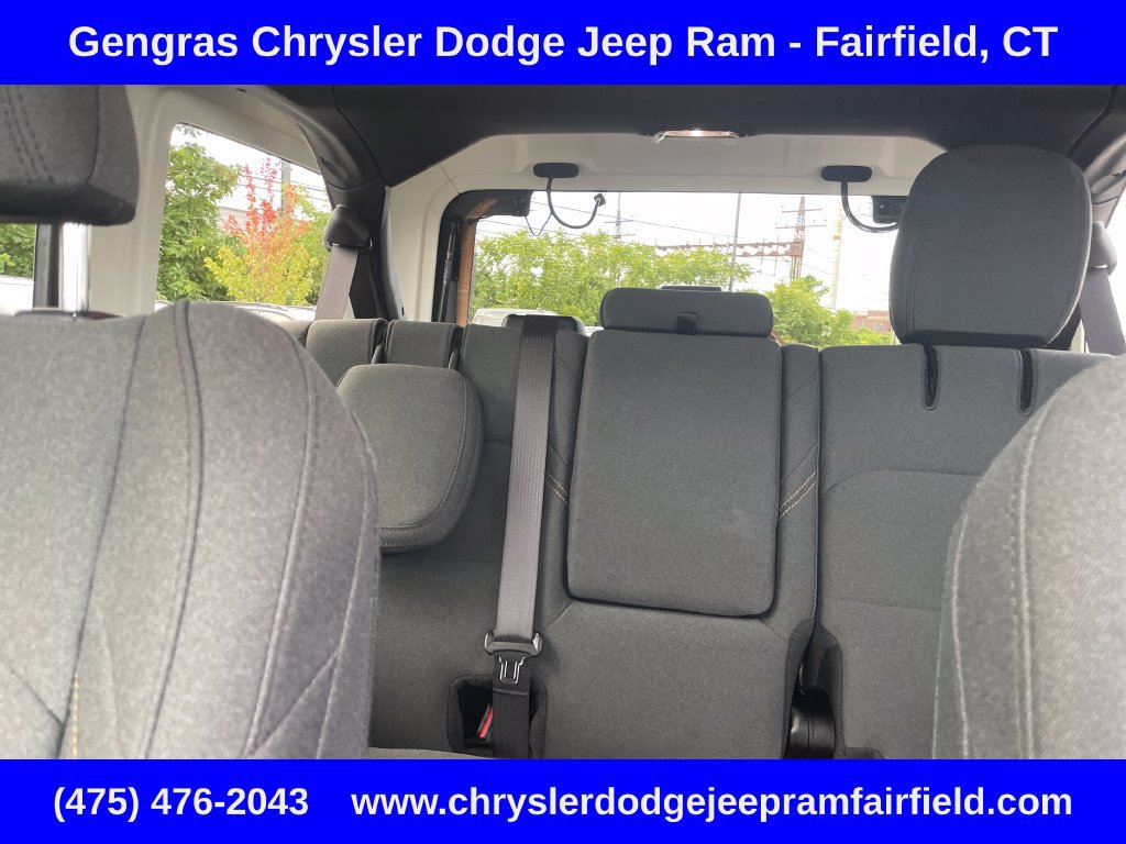 Used 2024 Jeep Wrangler Unlimited w/ Convenience Group AWD/4WD image 60