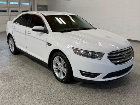 Used 2016 Ford Taurus SEL FWD image 6