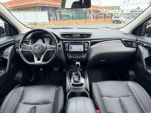 Used 2017 Nissan Rogue Sport SL image 22