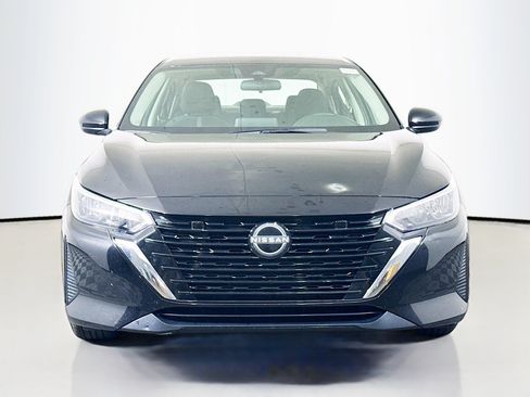 Used 2024 Nissan Sentra SV FWD image 2