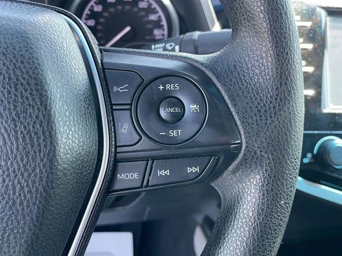 Used 2018 Toyota Camry LE w/ Convenience Package image 14