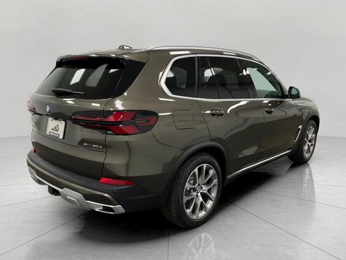 New 2026 BMW X5 xDrive50e image 3