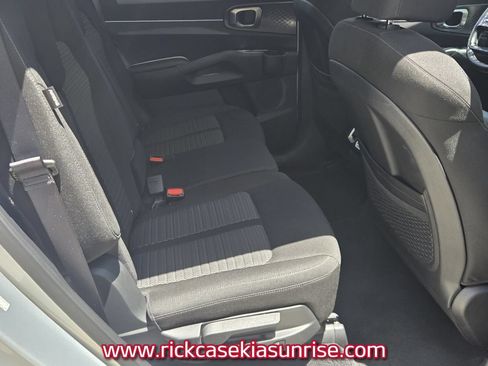 Used 2026 Kia Sorento LX FWD image 16