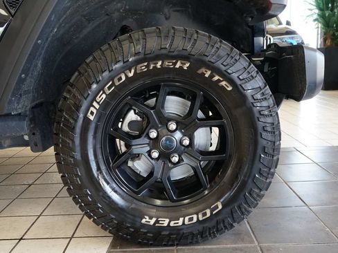Used 2024 Jeep Wrangler Unlimited AWD/4WD image 58