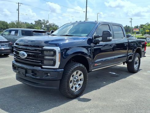 Used 2025 Ford F350 Platinum w/ FX4 Off-Road Package AWD/4WD image 3