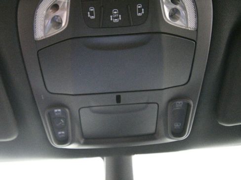 Used 2025 Chrysler Pacifica Limited FWD image 20