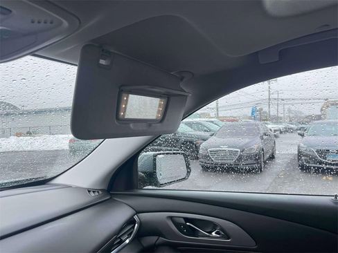 Used 2019 Chevrolet Traverse LT w/ LT Premium Package image 34