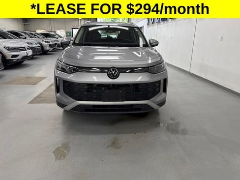 Used 2026 Volkswagen Tiguan SE AWD/4WD image 1