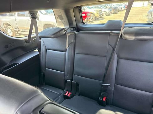 Used 2025 Chevrolet Suburban LT AWD/4WD image 13
