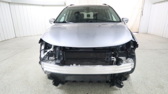 Used 2020 Chrysler Pacifica Touring-L FWD image 7