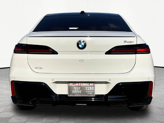Used 2023 BMW 740i w/ Parking Assistance Package RWD image 6