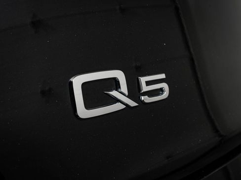 Used 2023 Audi Q5 2.0T Premium w/ Convenience Package image 16