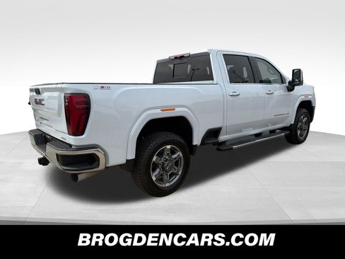 New 2026 GMC Sierra 2500 SLT w/ SLT Premium Package AWD/4WD image 3