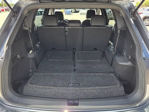 Certified 2021 Volkswagen Tiguan SE R-Line FWD image 16