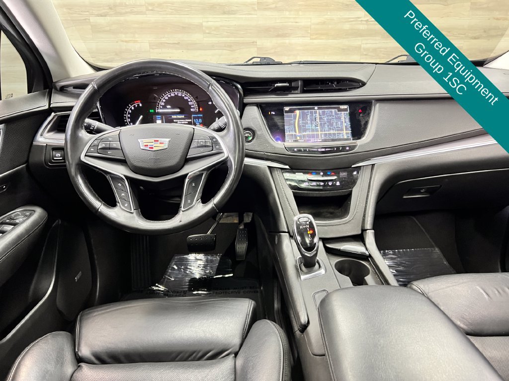 Used 2017 Cadillac XT5 Luxury w/ Driver Awareness Package FWD image 2