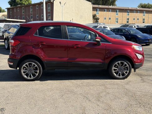 Used 2021 Ford EcoSport Titanium image 3