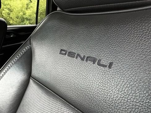 Used 2021 GMC Yukon XL Denali RWD image 16