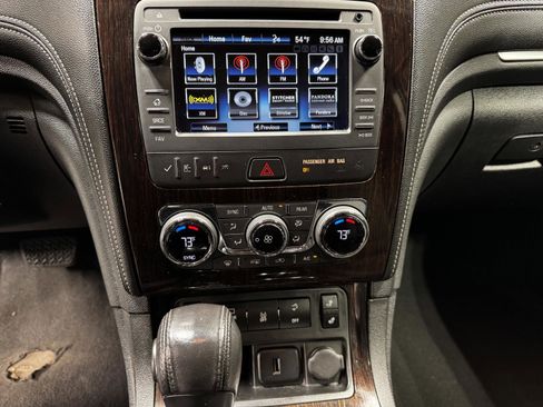 Used 2016 Chevrolet Traverse LT image 18
