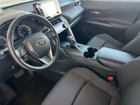 Used 2021 Toyota Venza LE w/ Carpet Mat Package (TMS) AWD/4WD image 10