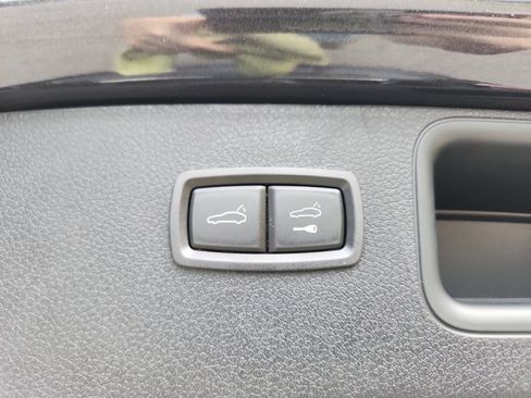 New 2025 Porsche Macan image 46