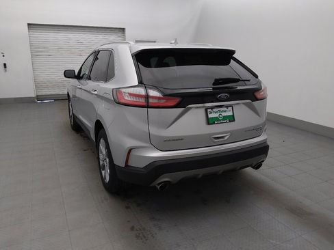 Used 2019 Ford Edge Titanium image 6