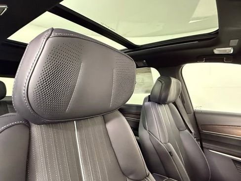 New 2026 Cadillac Vistiq Sport image 35