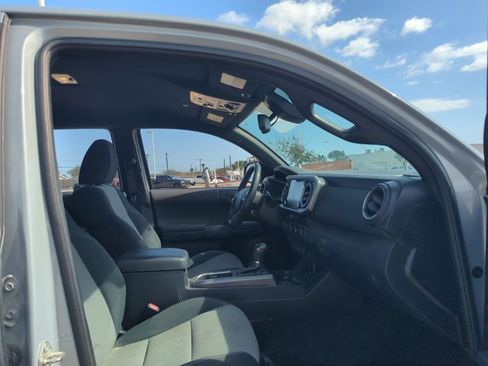 Used 2021 Toyota Tacoma TRD Off-Road w/ Technology Package image 15