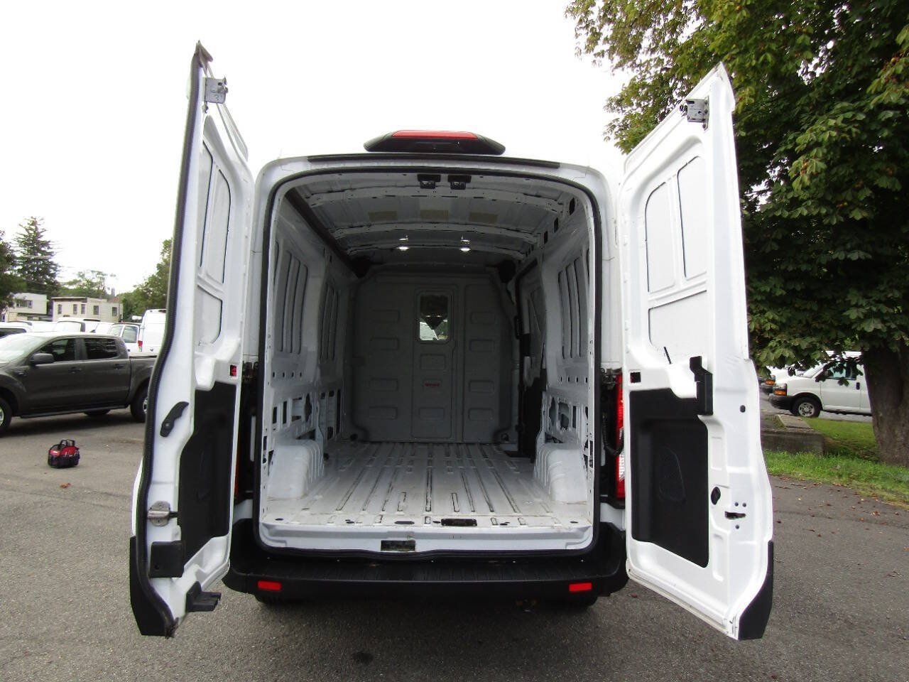 Used 2024 Ford Transit 250 148 Medium Roof Extended AWD image 19