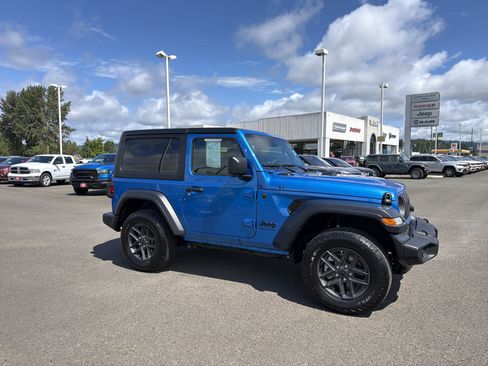 Used 2024 Jeep Wrangler Sport AWD/4WD image 7