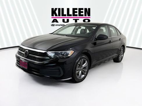Used 2022 Volkswagen Jetta SE FWD image 3
