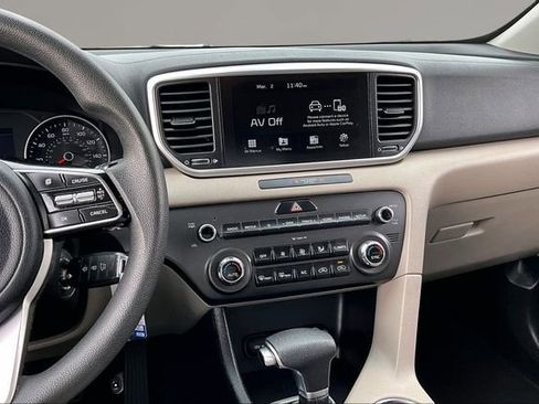 Used 2020 Kia Sportage LX w/ LX Popular Package image 9