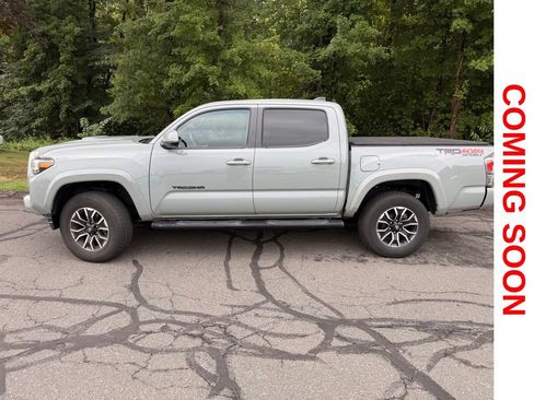 Used 2023 Toyota Tacoma TRD Sport w/ TRD Premium Sport Package AWD/4WD image 5