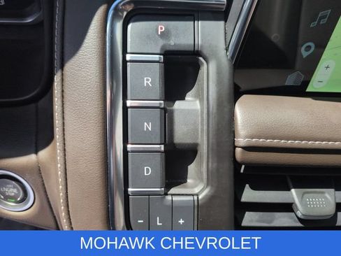 Used 2022 Chevrolet Tahoe LT w/ Luxury Package AWD/4WD image 17